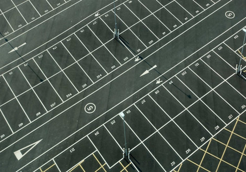 Hoe kun je goedkoop parkeren bij een vliegveld in Nederland?