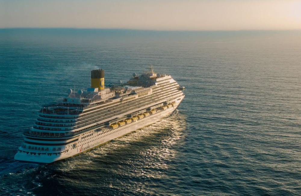 Van spelletjes tot shows: de beste manieren om een avond op zee door te brengen