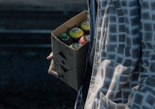 Mag je scheerschuim en deodorant spuitbussen meenemen in je ingecheckte koffer?